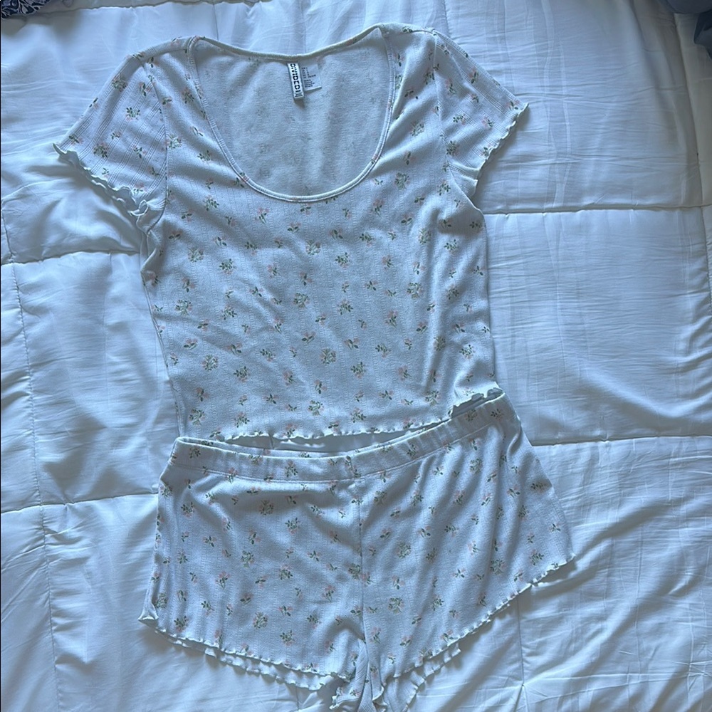 H&M White Floral Pajama Set